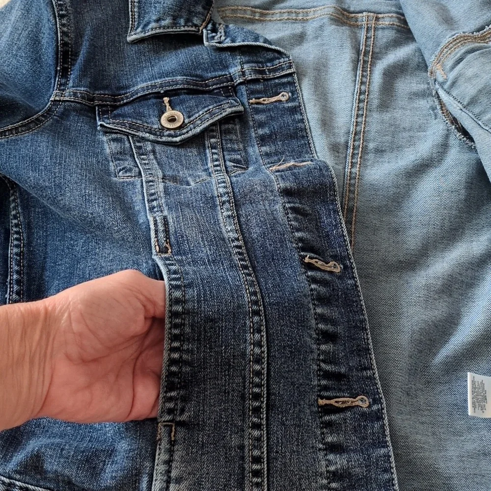 Liz Claiborne jean Jacket Cropped Fitted Pockets Layering Small - Picture 9 of 9